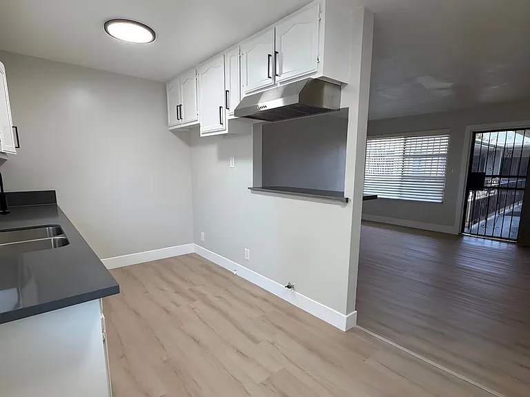 6500 S Western Ave #12A — Photo 2
