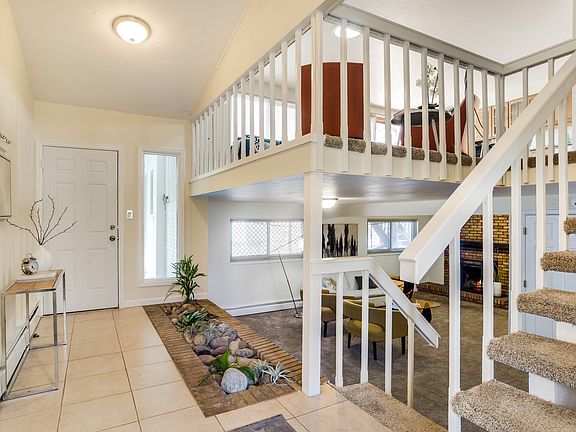 Bi Level Entry Way