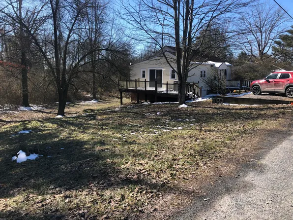 205 Willywood Ave, Oak Hill, WV 25901