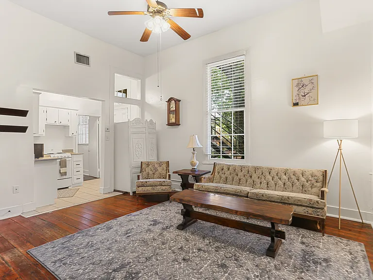 1124 Jackson Ave #1 — Photo 1