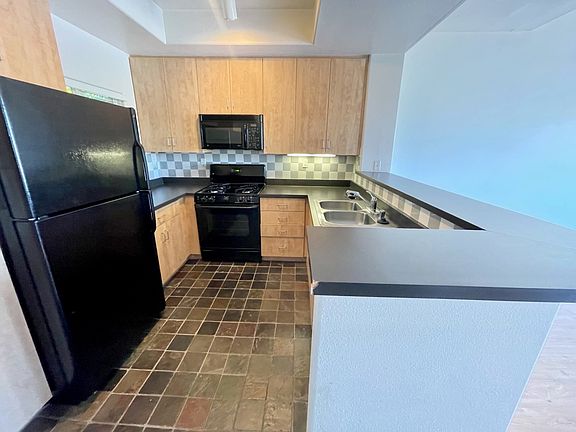 5th image of 2820 Sawtelle Blvd #303
