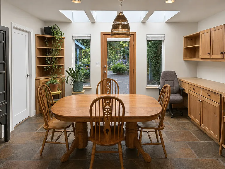 431 Sunset Rd — Photo 2