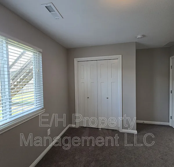 5937 N Millsboro St — Photo 24