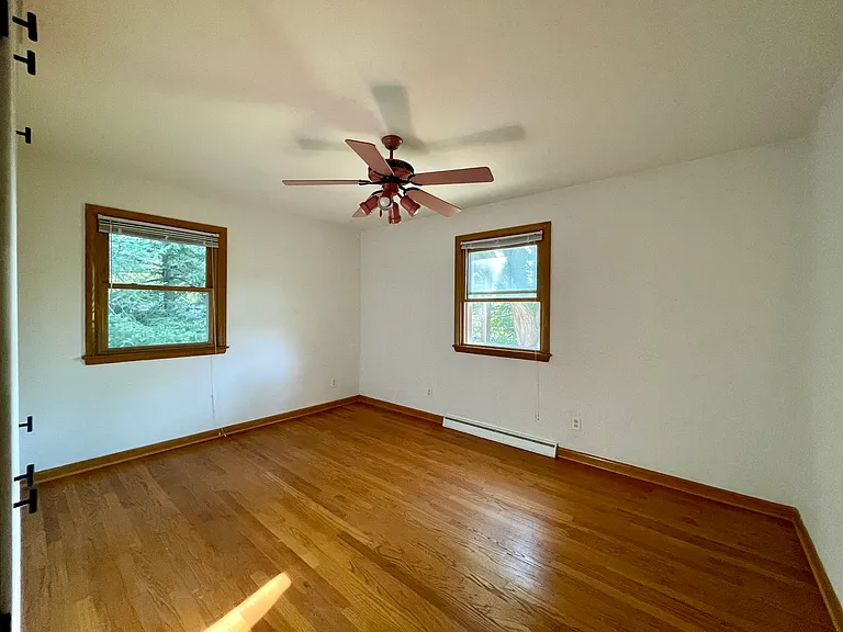 302 N Meadow Ln — Photo 20