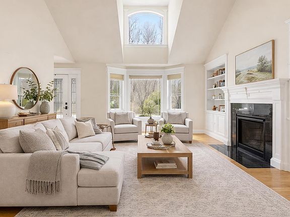 3rd image of 8 Indian Hill Road #L