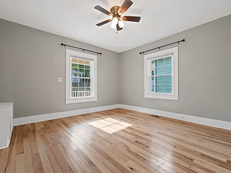 1103 Calvin St — Photo 11