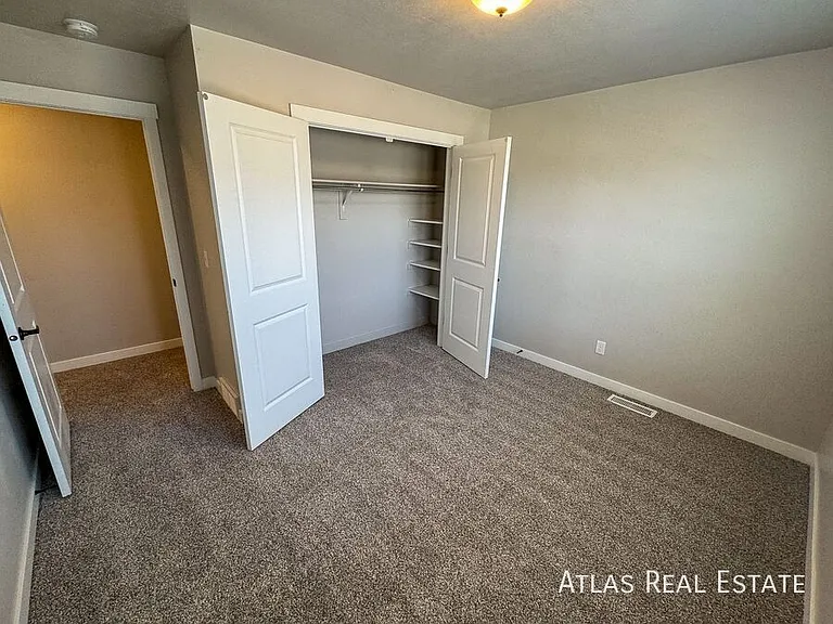 2530 N Knights Ln — Photo 9