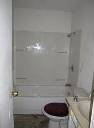 2nd image of 828 E Shaw St