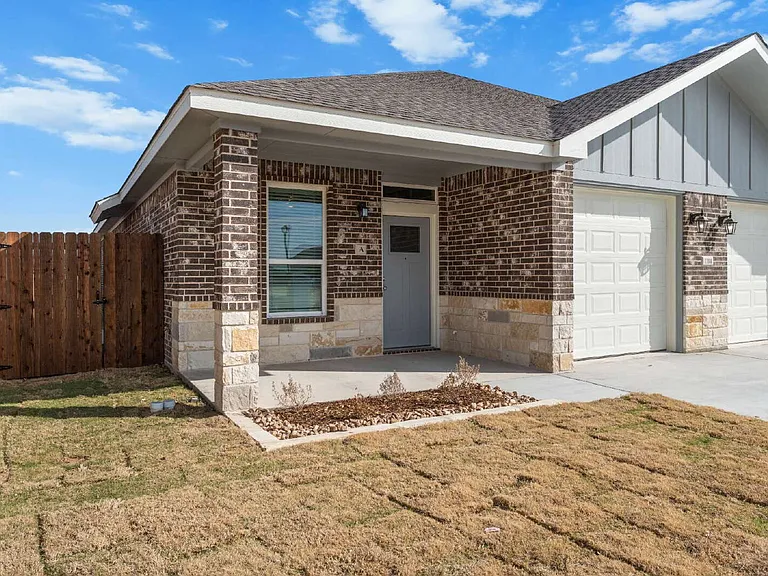 1114 Zora Dr #A — Photo 1