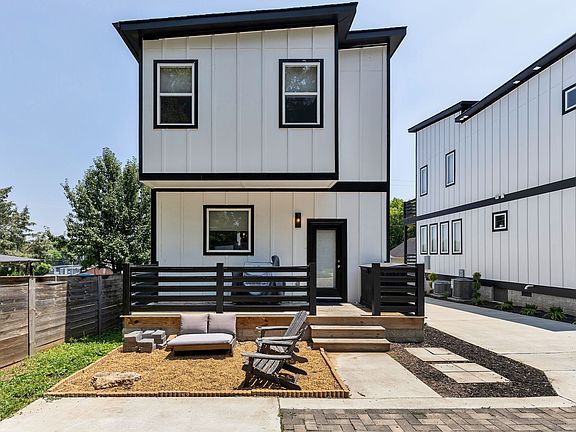 2nd image of 809 21st Ave N
