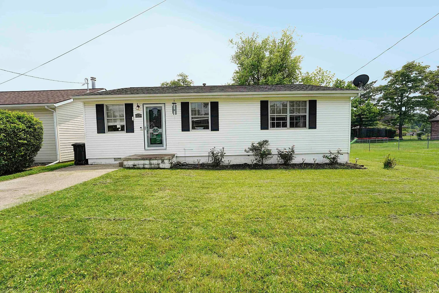 42 Curry Ave photo 1