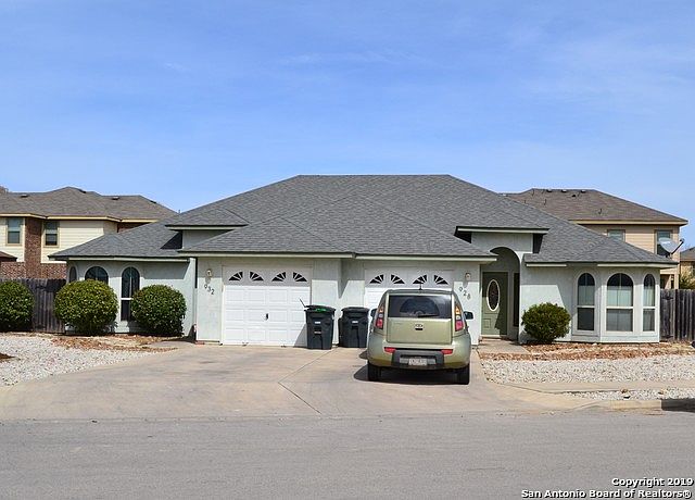1st image of 928 Brown Rock Dr