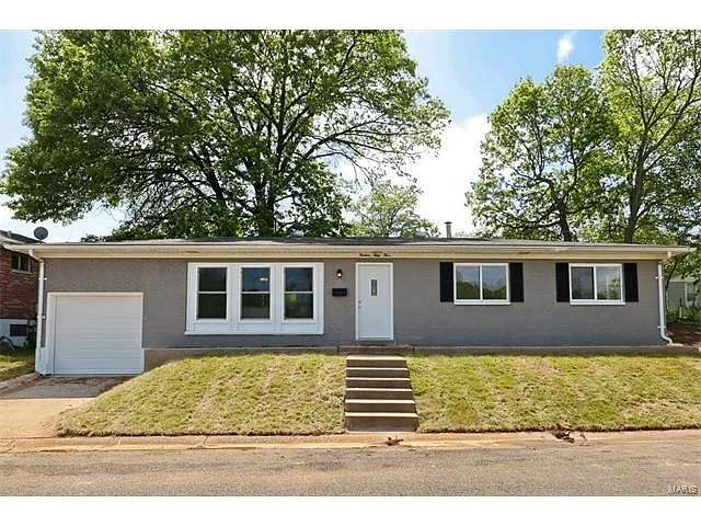 1453 Lavington Dr photo 1