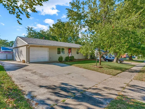 3129 SW Grand Ct, Topeka, KS 66614