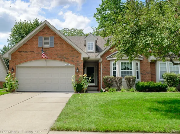 23606 N Park Dr, New Boston, MI 48164