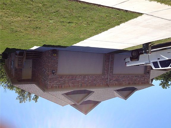 3rd image of 1750-1752 N Evening Shade Dr