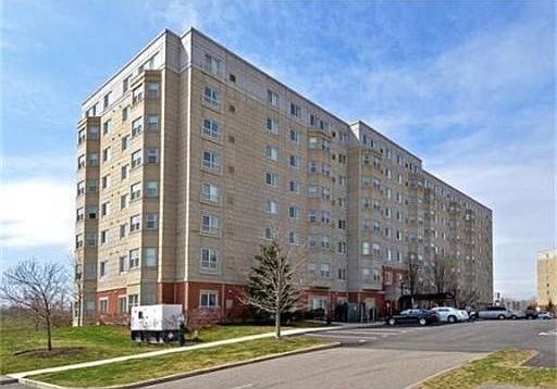 1st image of 1 Cityview Ln Unit 414