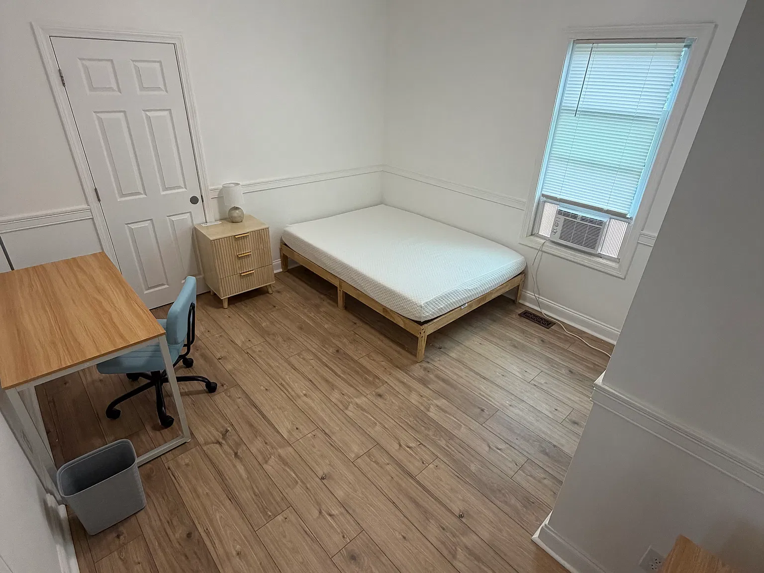 4 bed, 1100 sqft, $900 — Photo 4