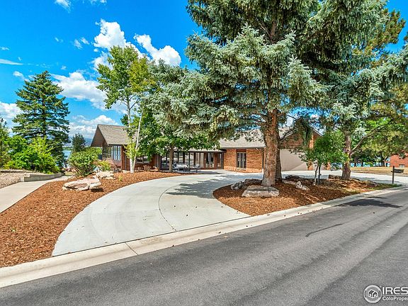 3rd image of 2809 Valley Oak Dr