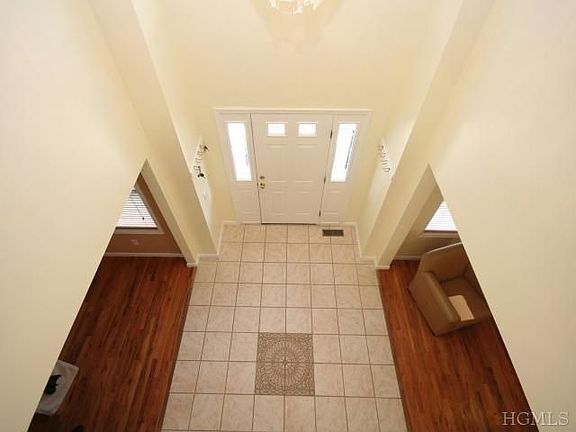 3rd image of 15 Woodside Ave