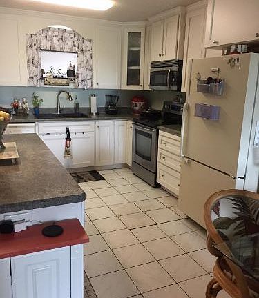 3rd image of 327 Wilder Blvd APT B304