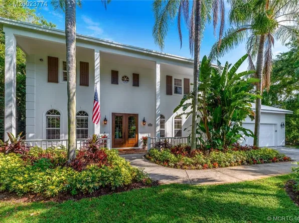 16 N Ridgeview Rd, Sewalls Pt, FL 34996