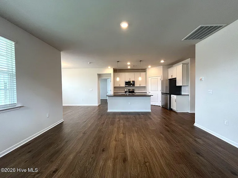 512 Ragapple Ln — Photo 7