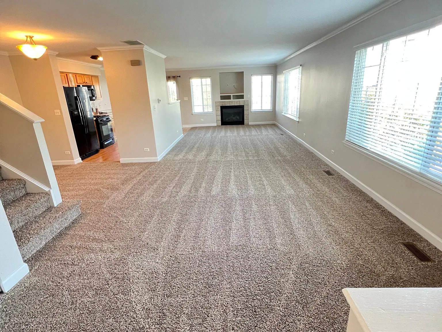 3 bed, 2.5 bath, 1674 sqft, $2,600 — Photo 2