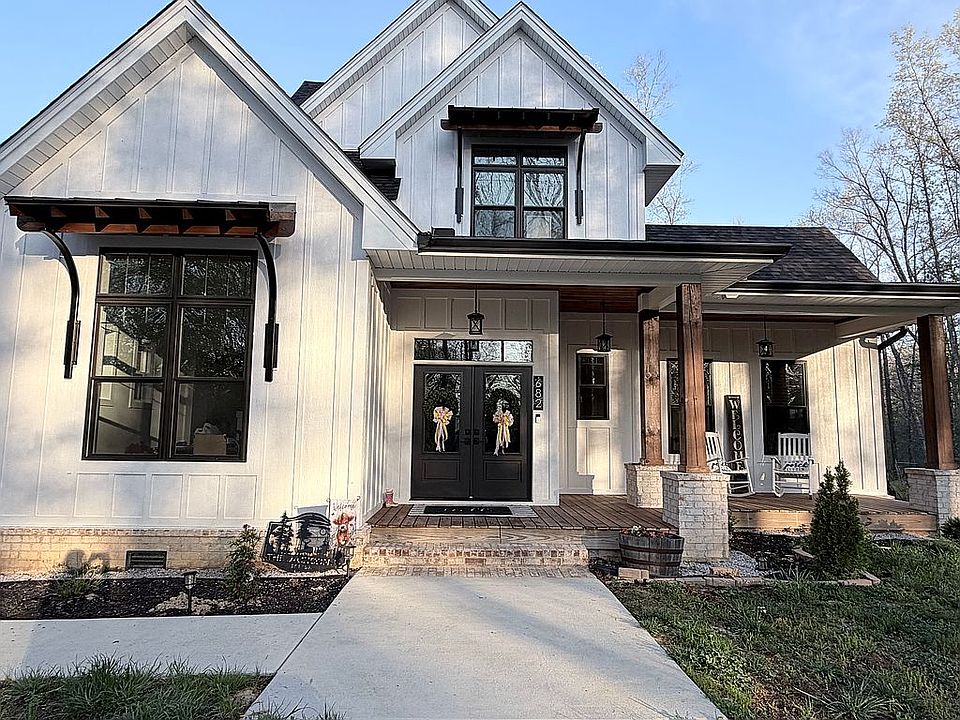 1st image of 682 Arrowhead Rd