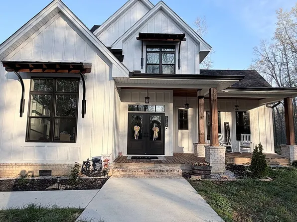 682 Arrowhead Rd, Moss, TN 38575