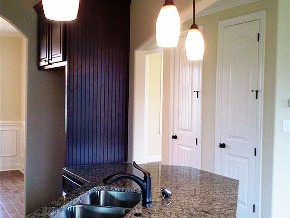 5th image of 501 Rosewater Dr