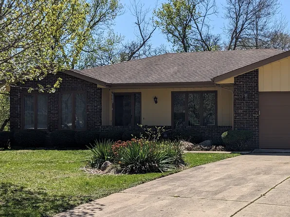 29W301 Iroquois Ct S, Warrenville, IL 60555