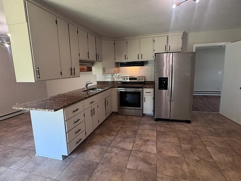 7363 Hyannis Dr — Photo 29