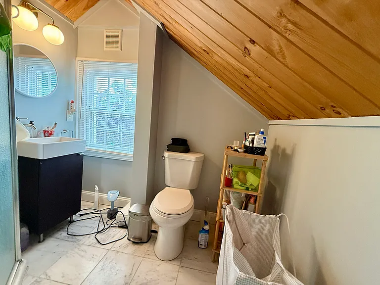 405 Benefit St #2R — Photo 11