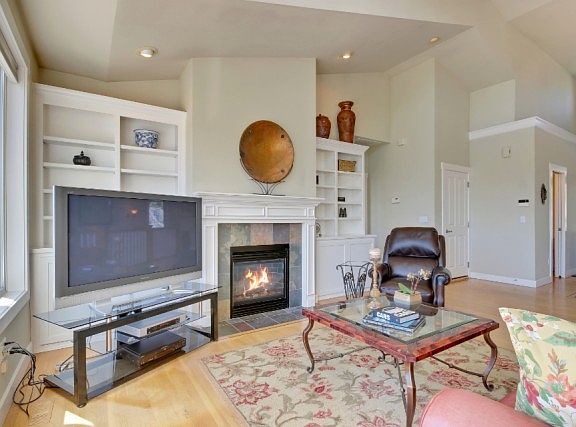 5th image of 18213 92nd Ave E