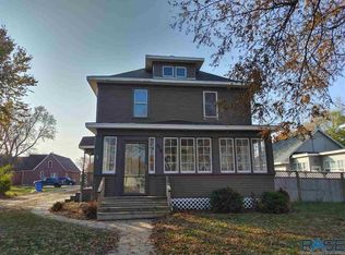 315 NW 4th St, Madison, SD 57042