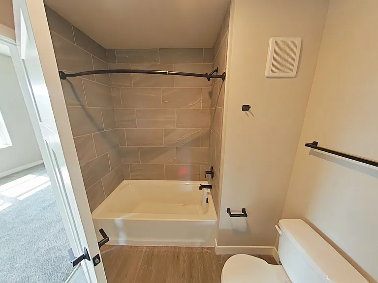 Beaverbrook Apartments — Photo 101