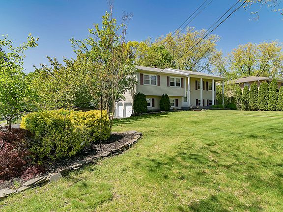 2nd image of 46 Marjorie Dr