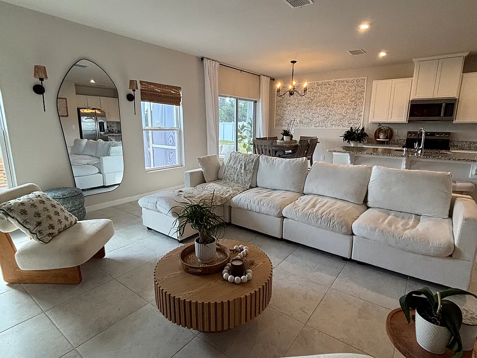 1373 Laramie Way