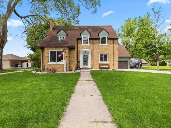 114 Oakland AVENUE, Mukwonago, WI 53149