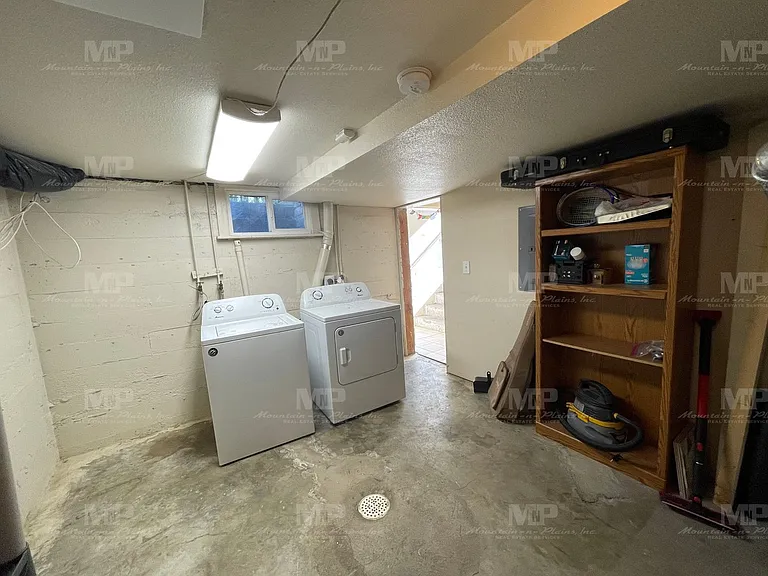 611 1/2 S Grant Ave — Photo 14