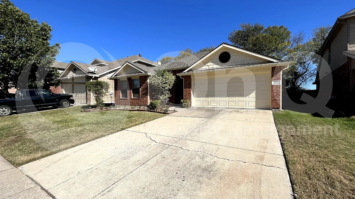 3 bed, 2.0 bath, 1843 sqft, $1,799 — Photo 2