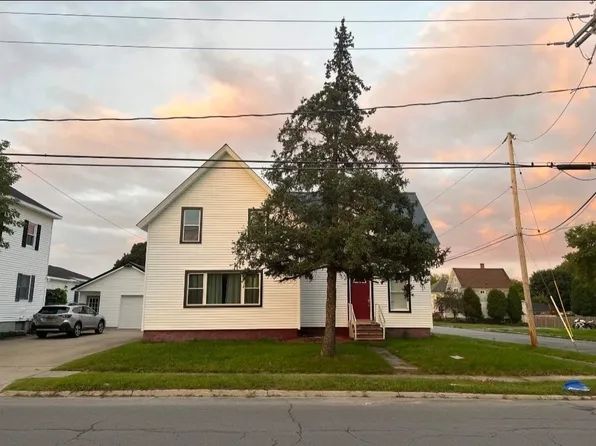 52 Beach St, Massena, NY 13662