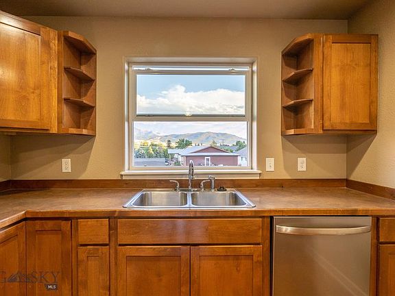 3rd image of 1205 Wineglass Ct APT C