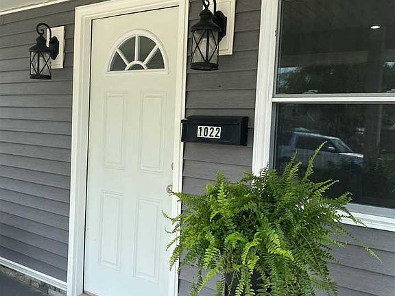 3rd image of 1022 Buntin St