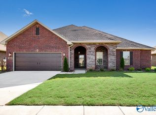 121 Amanda Deann Dr, New Market, AL 35761