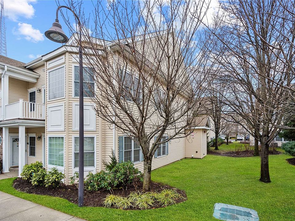 123 Autumn Drive UNIT 123, Plainview, NY 11803 Zillow