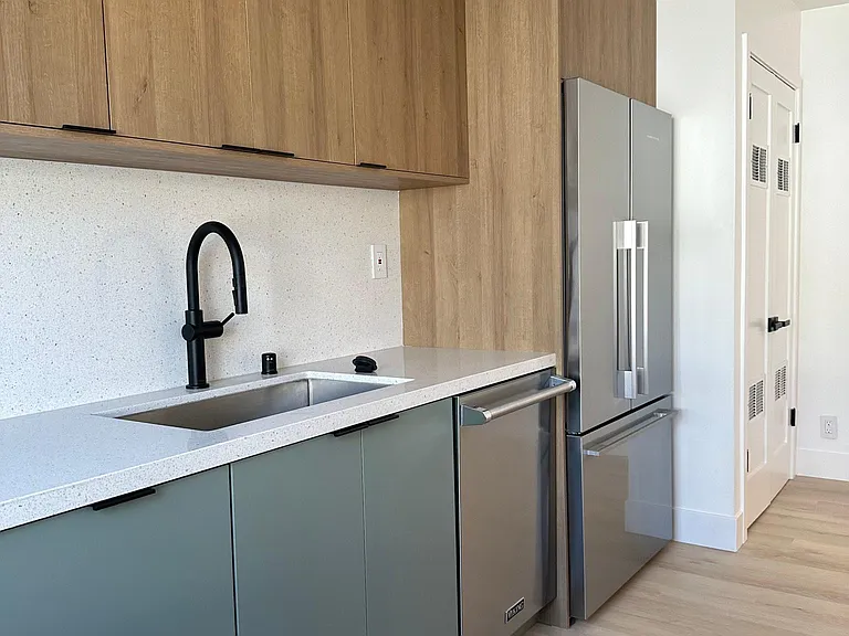 8312 Blackburn Ave #4 — Photo 4