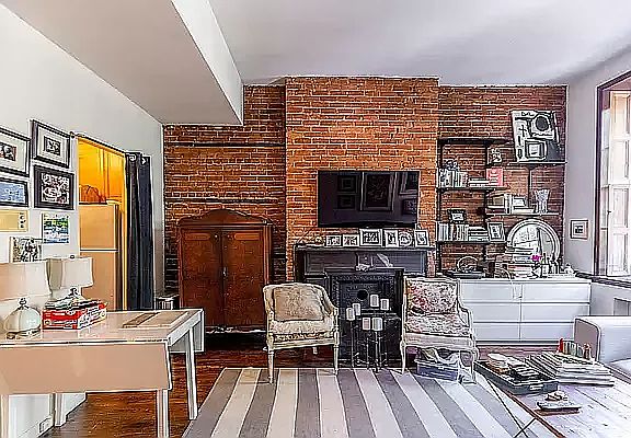5th image of 226 W 21st St APT 2F