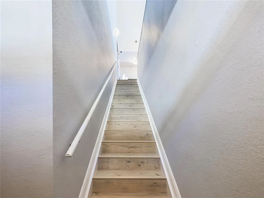 2 bed, 2.0 bath, 1321 sqft, $2,700 — Photo 4